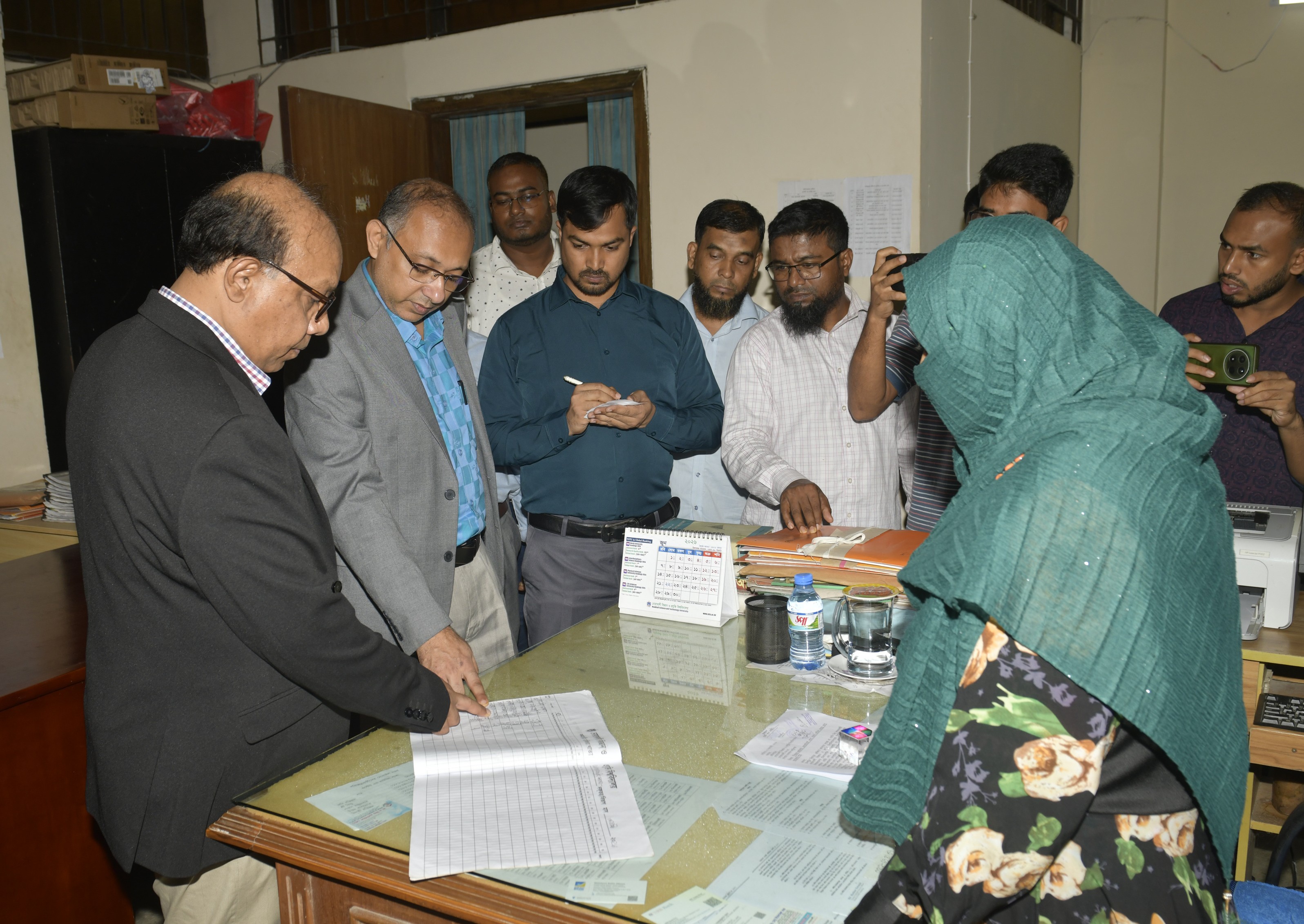নোবিপ্রবি উপাচার্যের শ্রেণিকক্ষ, ল্যাব ও দপ্তরসমূহ পরিদর্শন