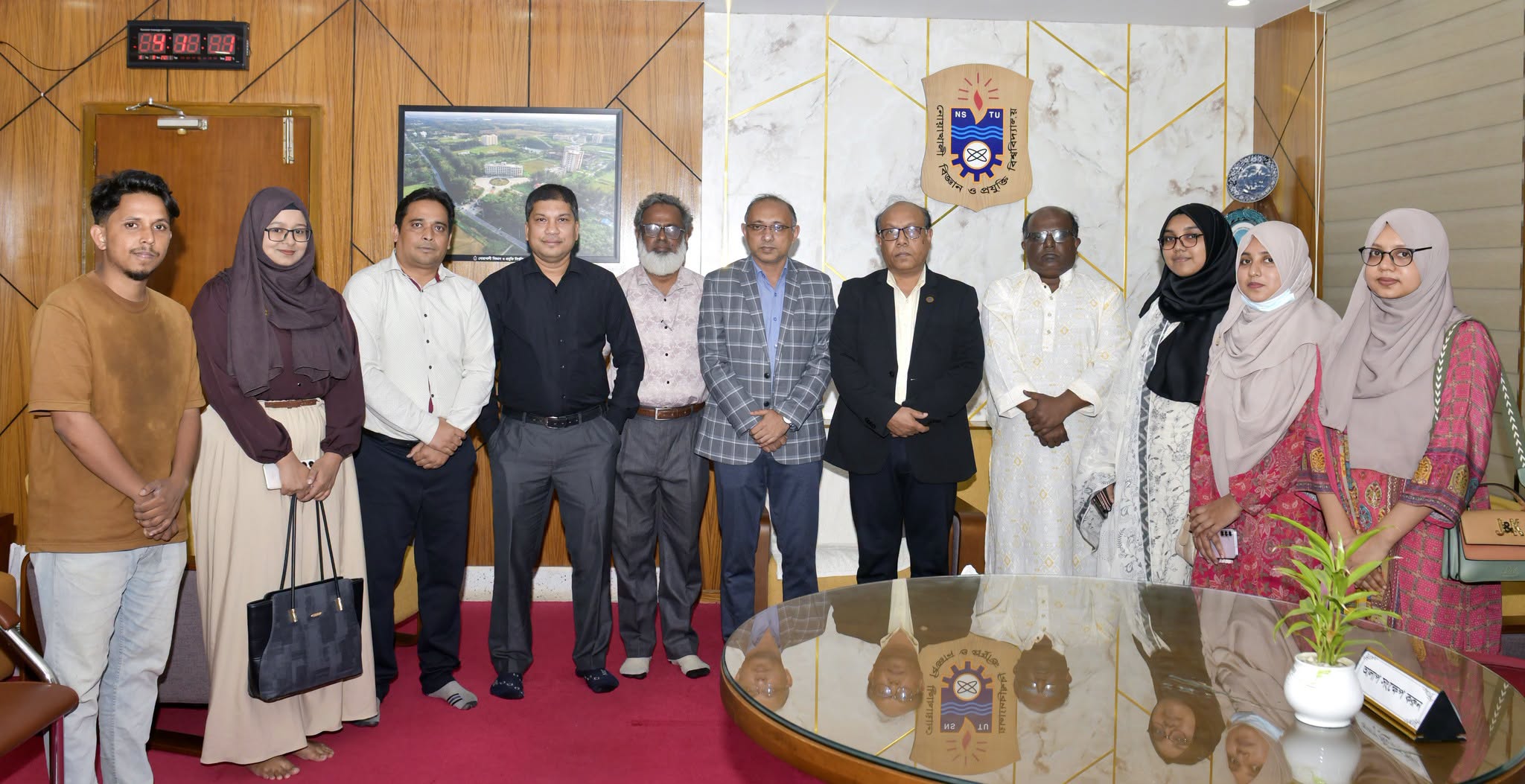 তুরস্ক ও জাপানের বিভিন্ন বিশ্ববিদ্যালয়ে স্কলারশিপপ্রাপ্ত  নোবিপ্রবি শিক্ষার্থীদের সঙ্গে  উপাচার্যের মতবিনিময়