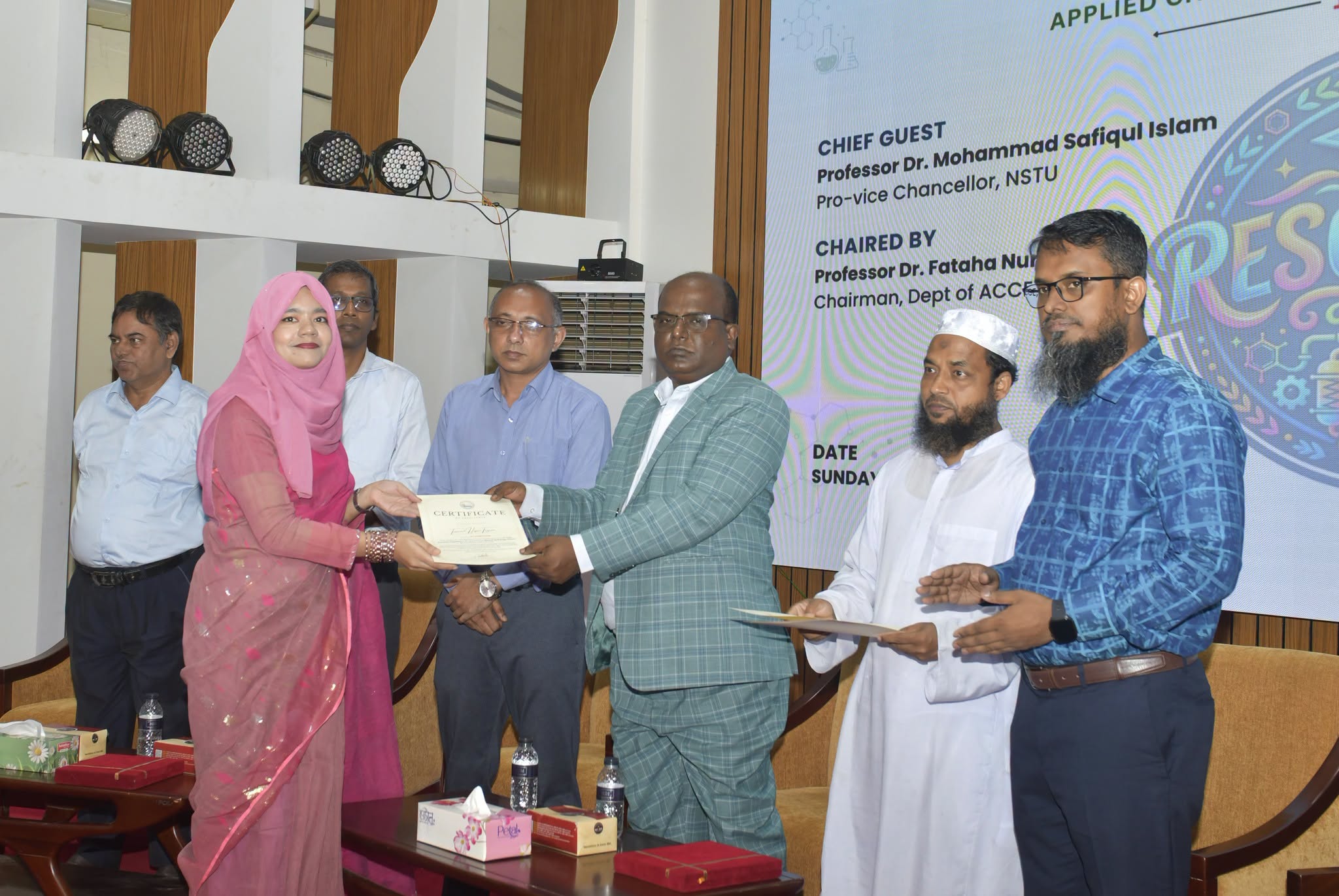 নোবিপ্রবি অ্যাপ্লায়েড কেমিস্ট্রি এন্ড কেমিক্যাল ইঞ্জিনিয়ারিং (এসিসিই) বিভাগের ১৫তম ব্যাচের শিক্ষার্থীদের গ্র্যাজুয়েশন পরবর্তী বিদায় সংবর্ধনা অনুষ্ঠিত