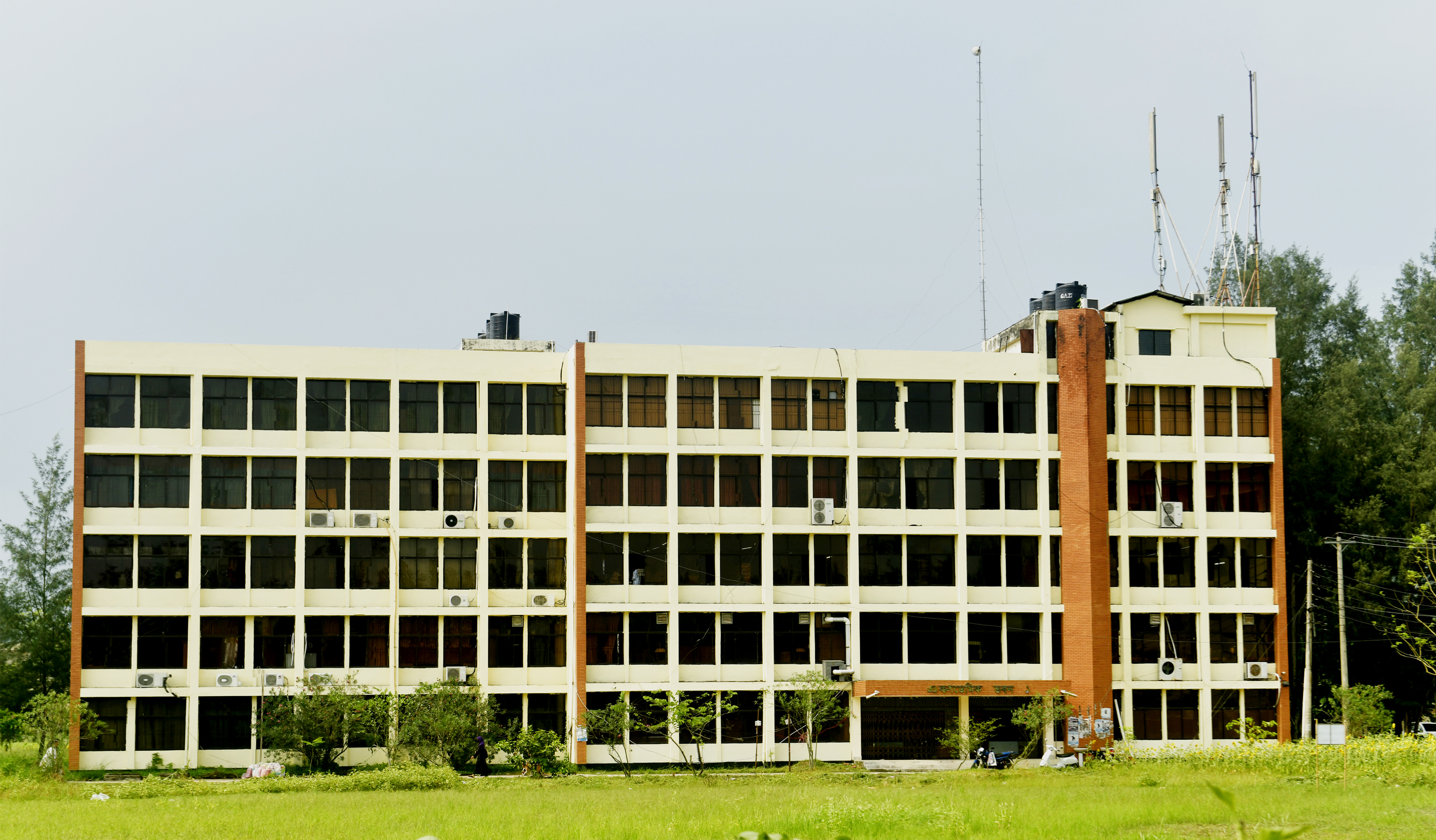 Academic Building 01